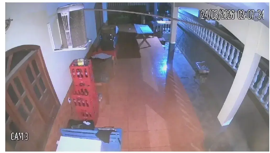 Ladrão invade casa no conjunto universitário e é flagrado por câmeras